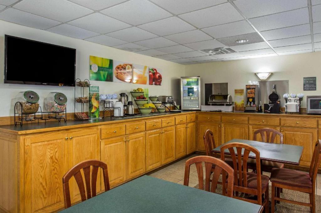 Quality Inn Surfside Beach Eksteriør billede